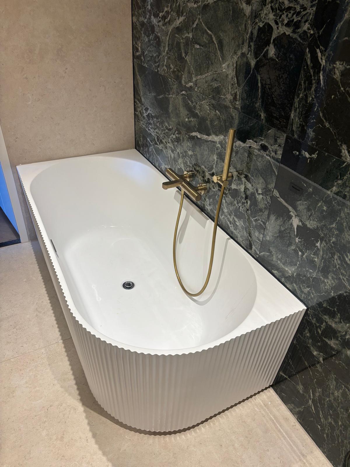 Designbad met marmerlook