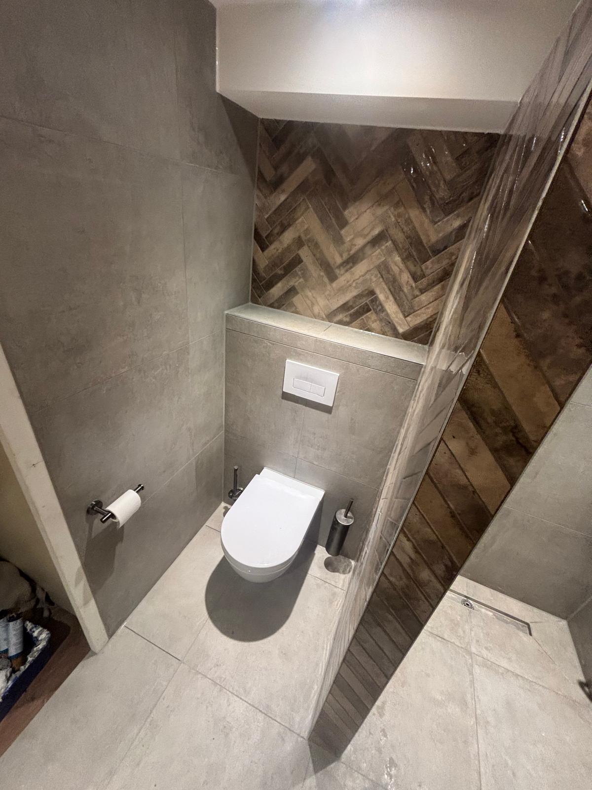 Badkamer en toilet afgewerkt