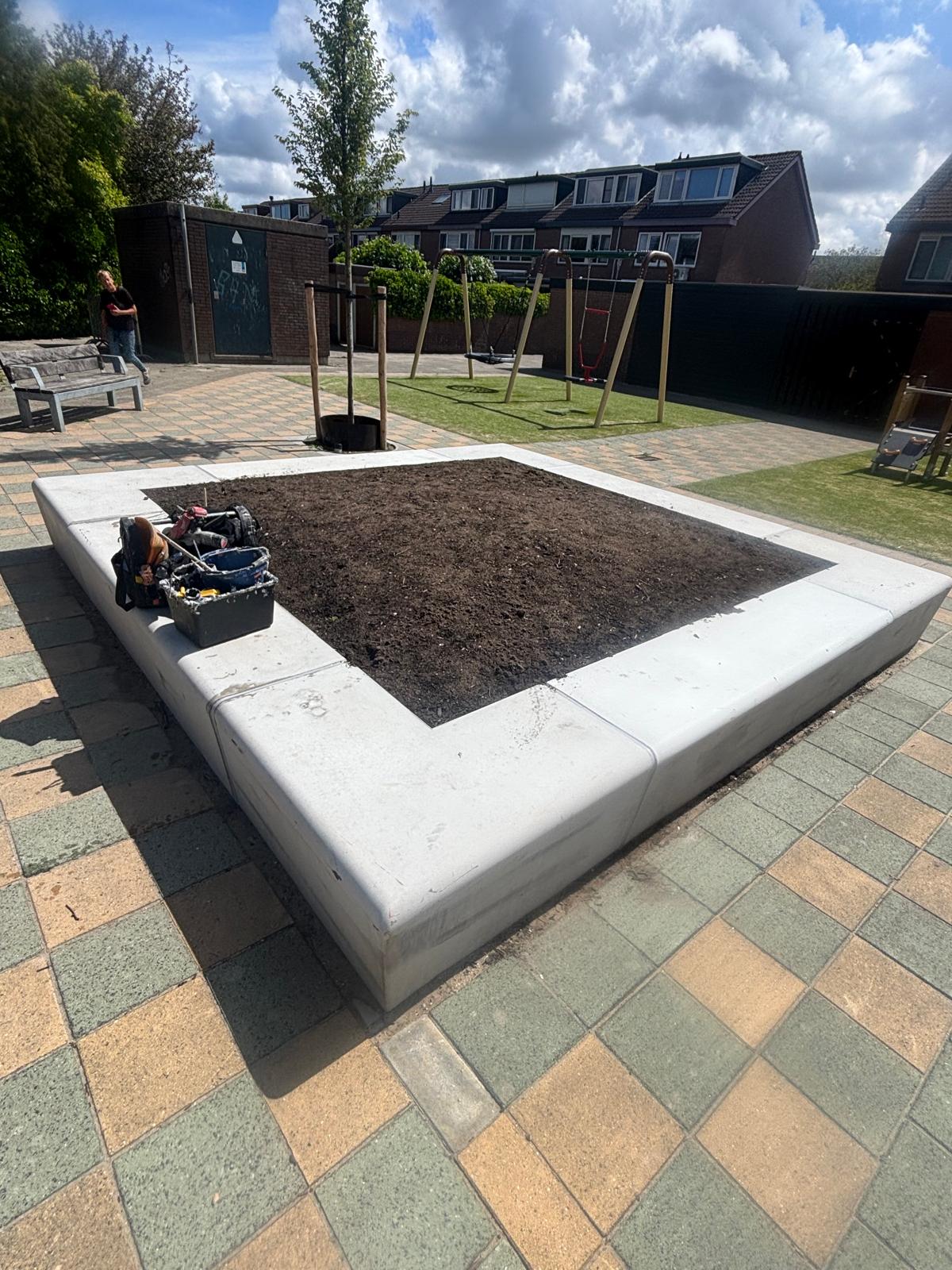 Betonelementen speeltuin Zaandam — thumbnail 2